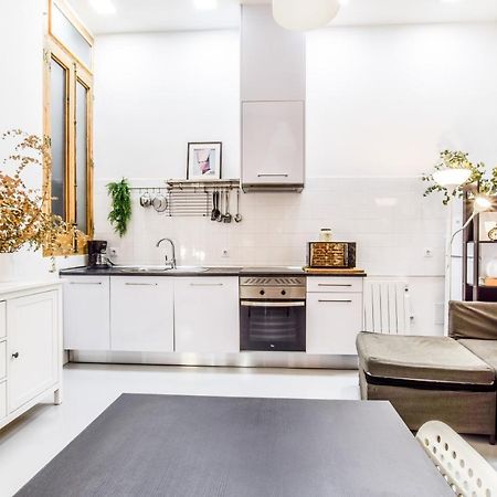 Piso De Ave Maria Apartment Madrid Bagian luar foto