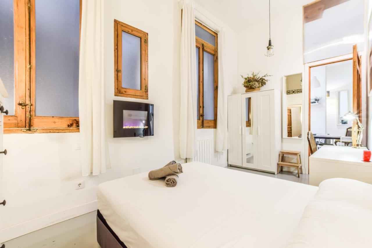 Piso De Ave Maria Apartment Madrid Bagian luar foto