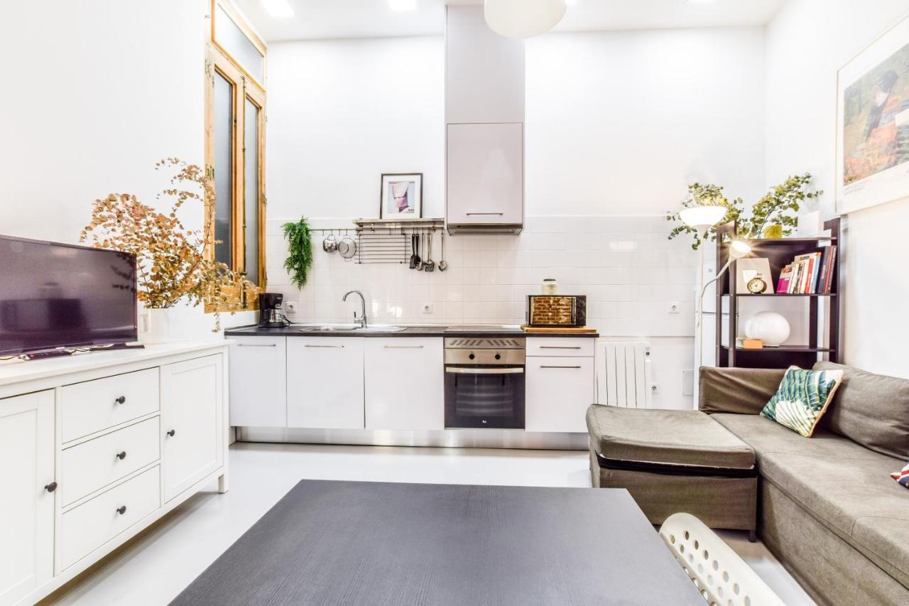 Piso De Ave Maria Apartment Madrid Bagian luar foto